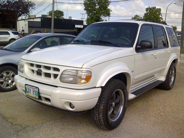 2000 Ford Explorer.jpg