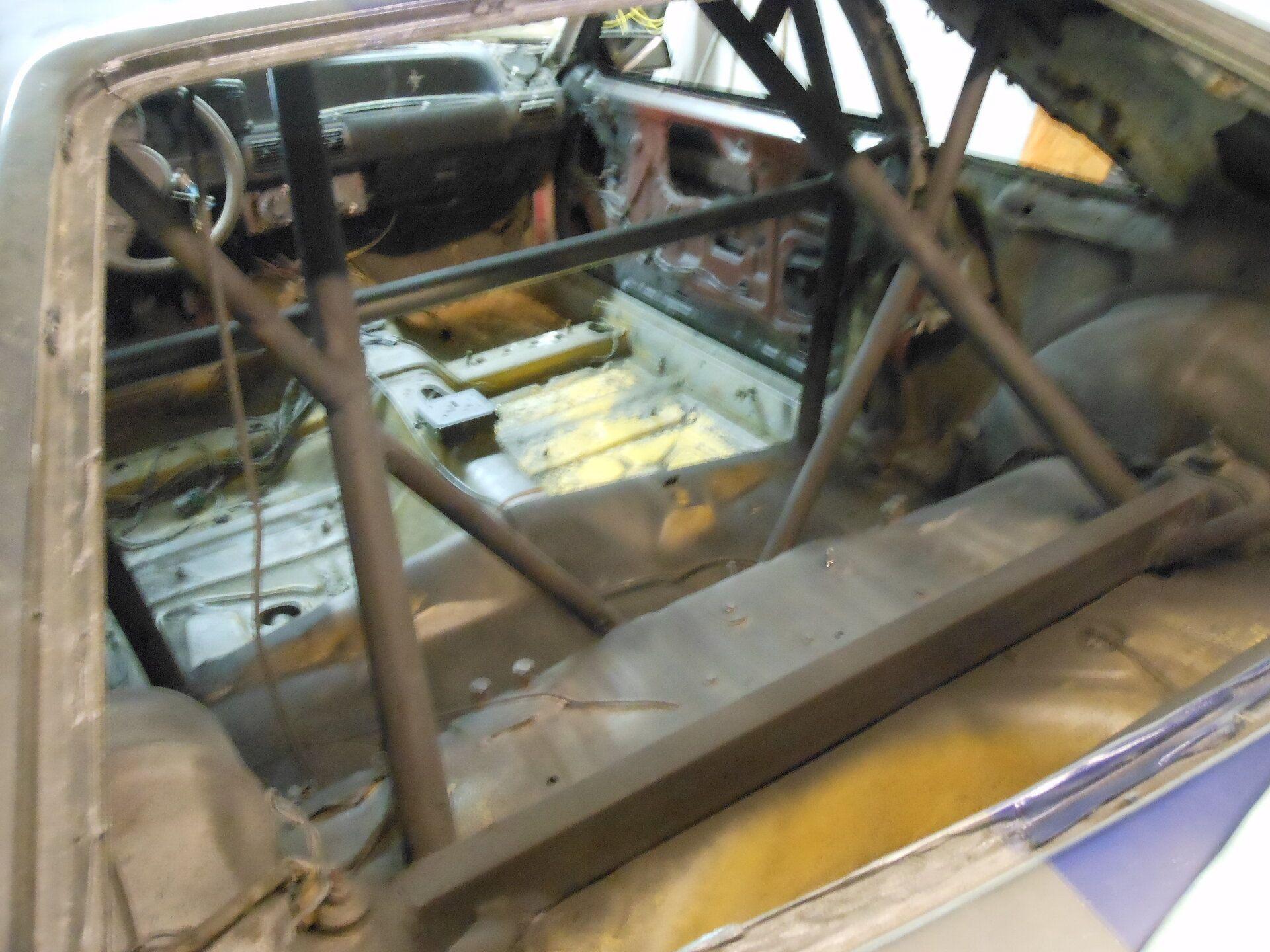 roll cage 001.JPG