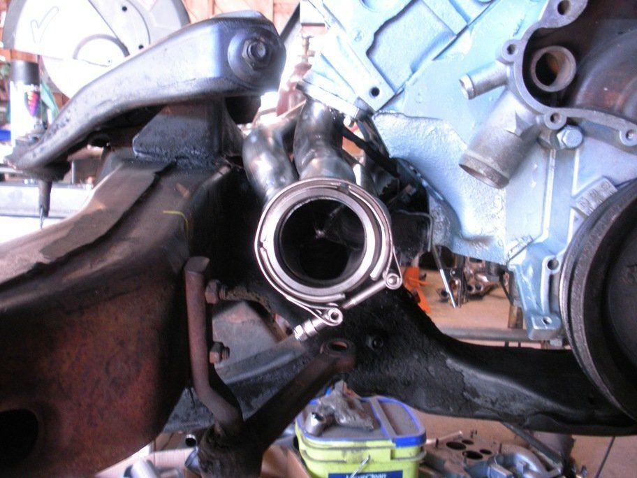 tn_2nd_gen_Pass_side_turbo_header_installed_front_straight_on_view_with_V-bands.jpg